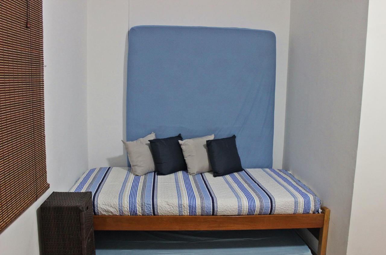 Apartamento Familiar - Praia Da Enseada Гуаружа Экстерьер фото