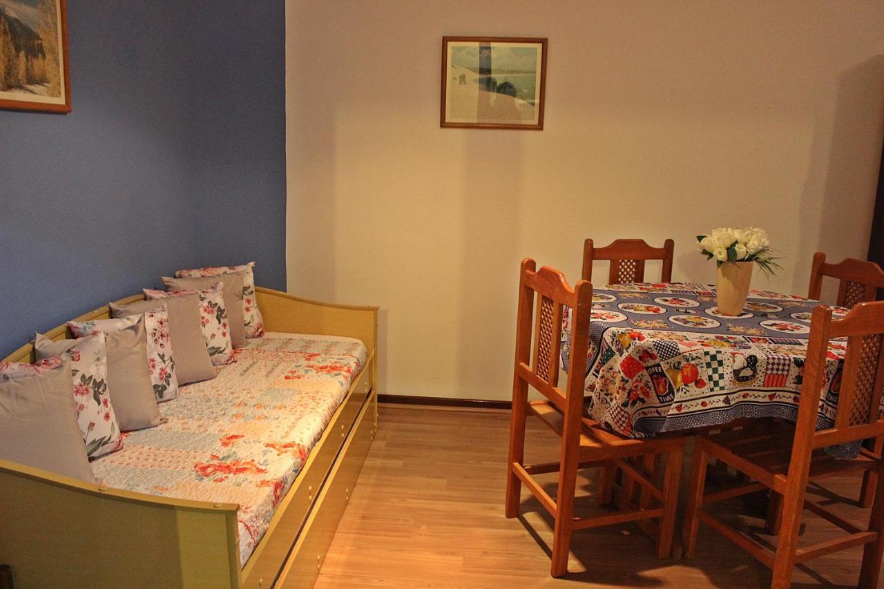 Apartamento Familiar - Praia Da Enseada Гуаружа Экстерьер фото