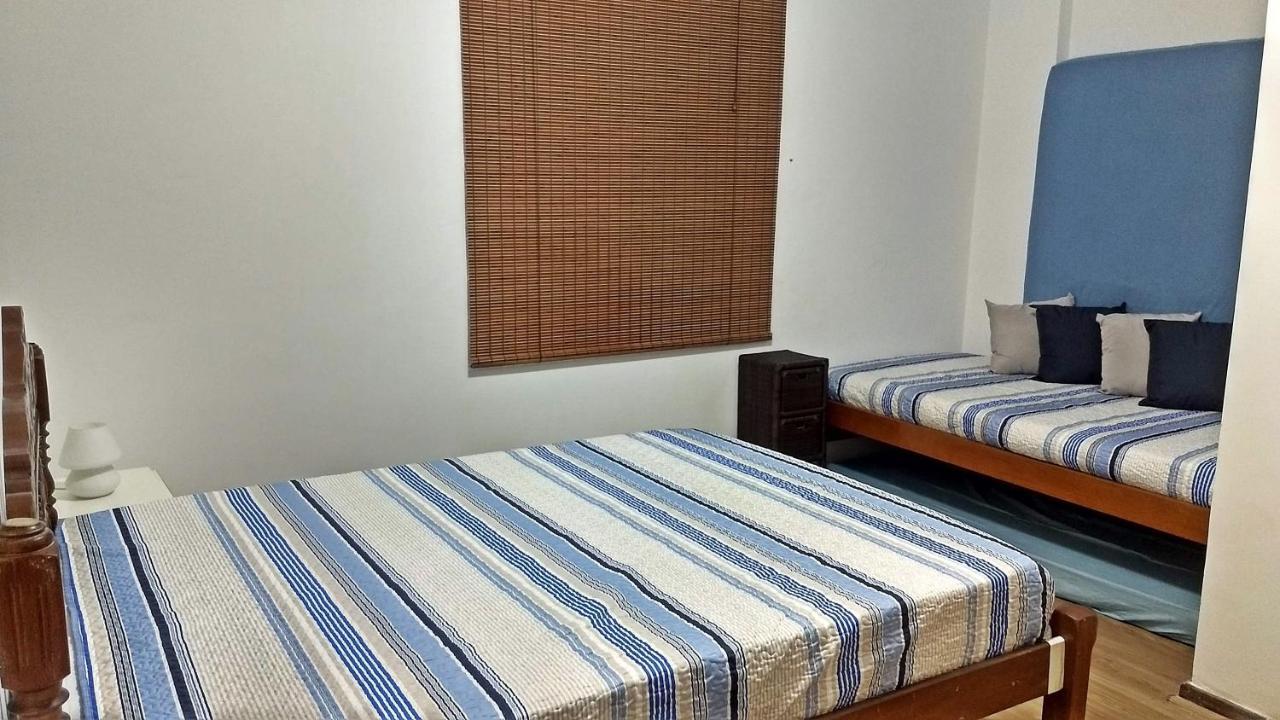 Apartamento Familiar - Praia Da Enseada Гуаружа Экстерьер фото