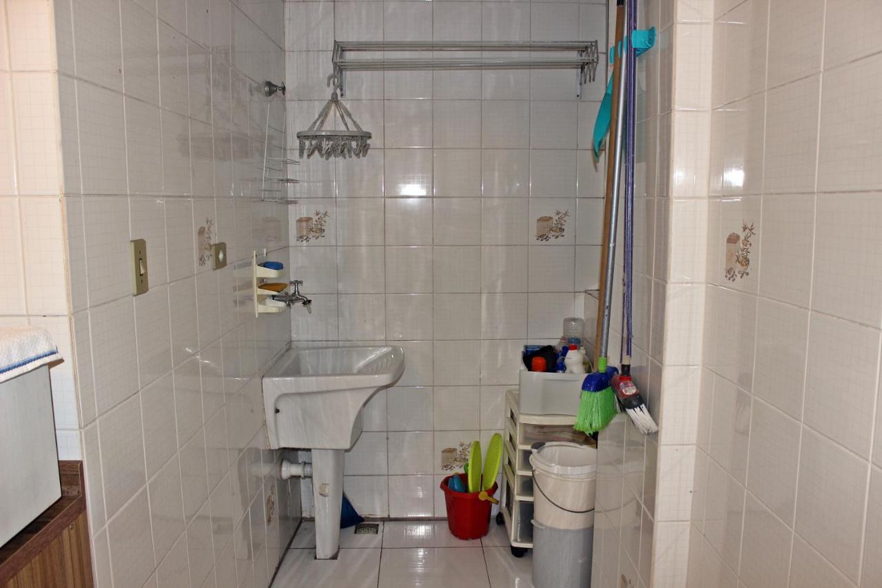 Apartamento Familiar - Praia Da Enseada Гуаружа Экстерьер фото